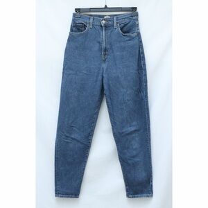 Levi's Jeans medium blue high waisted trendy 28 stretch mom tapered